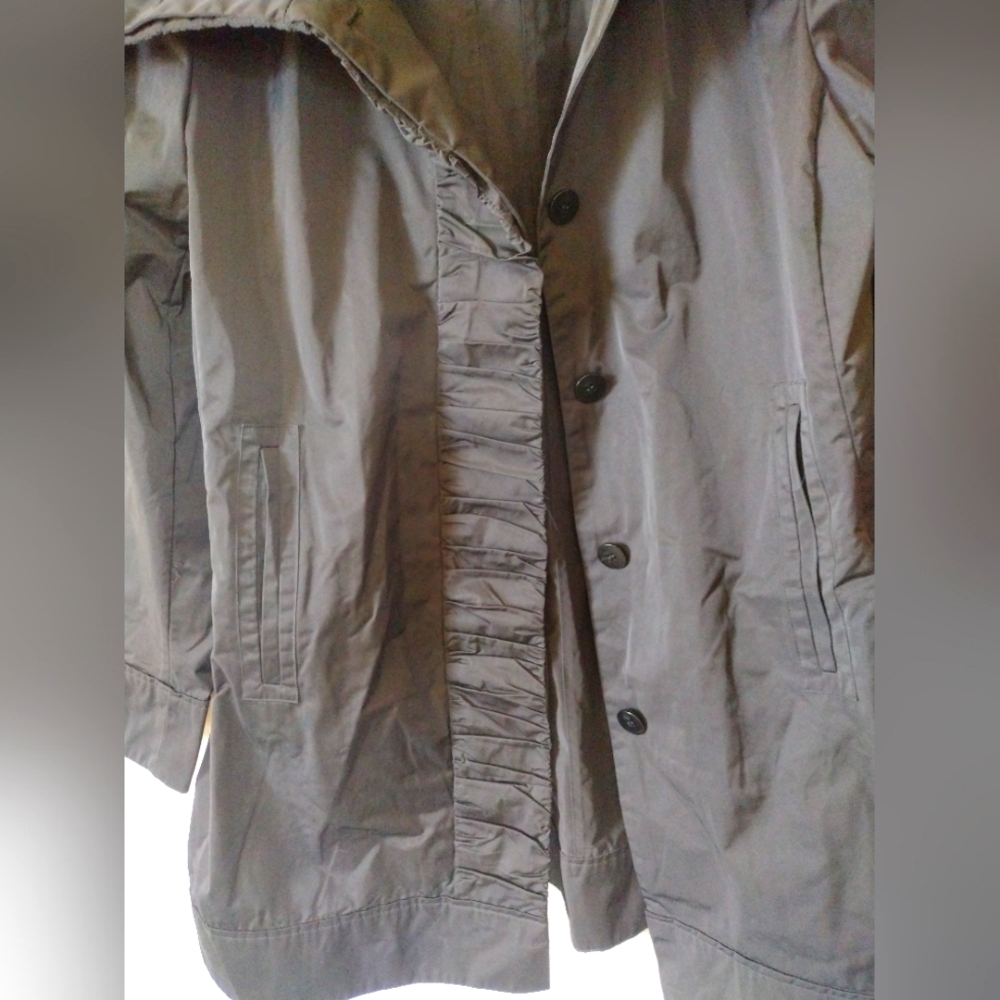 Like New Rainforest Waterproof Packable Travel Co… - image 2